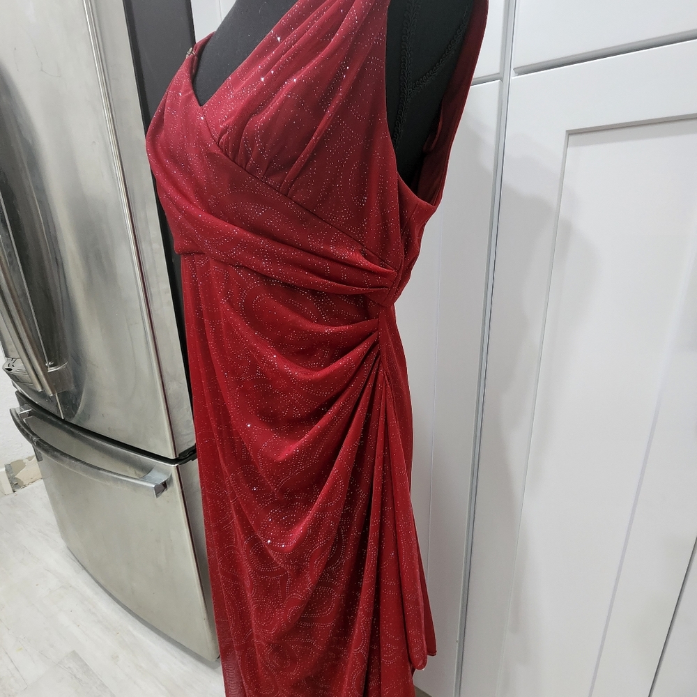 Floor length red sparkle gown - Picture 2 of 5